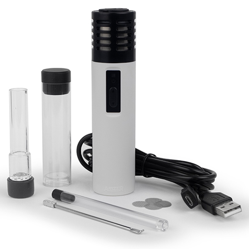 What is included in the box of the Air se with white background
