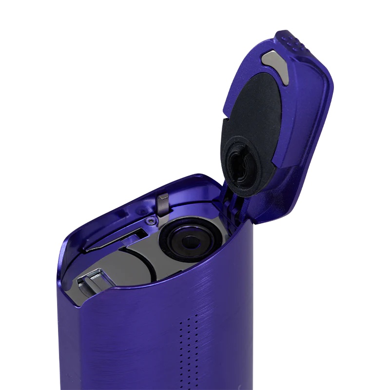 DaVinci IQ3 mouthpiece attached to vaporizer