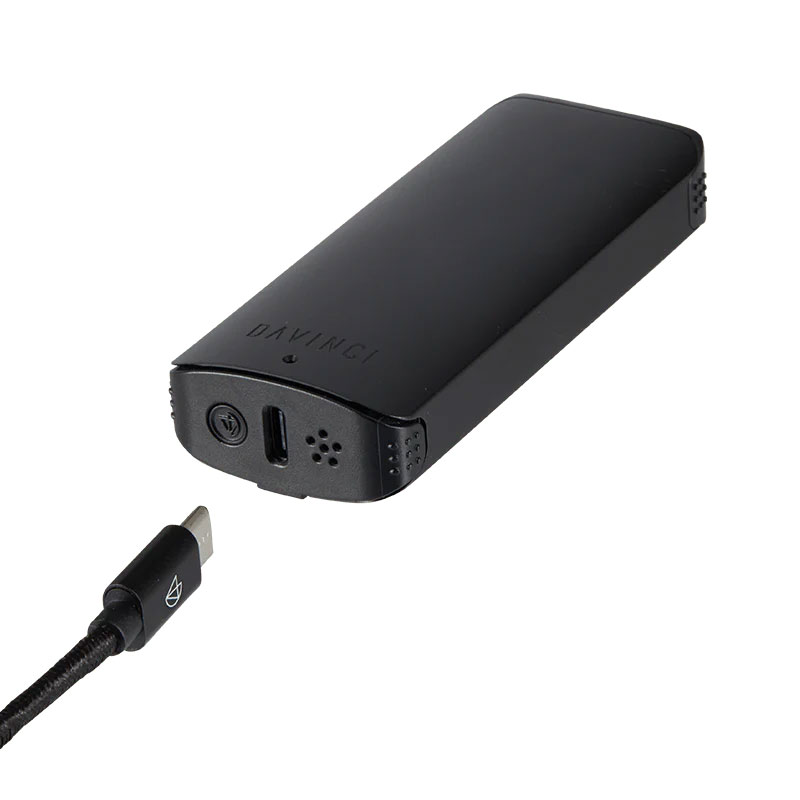 DaVinci ARTIQ Cartridge Vaporiser charging with a USB C cable.