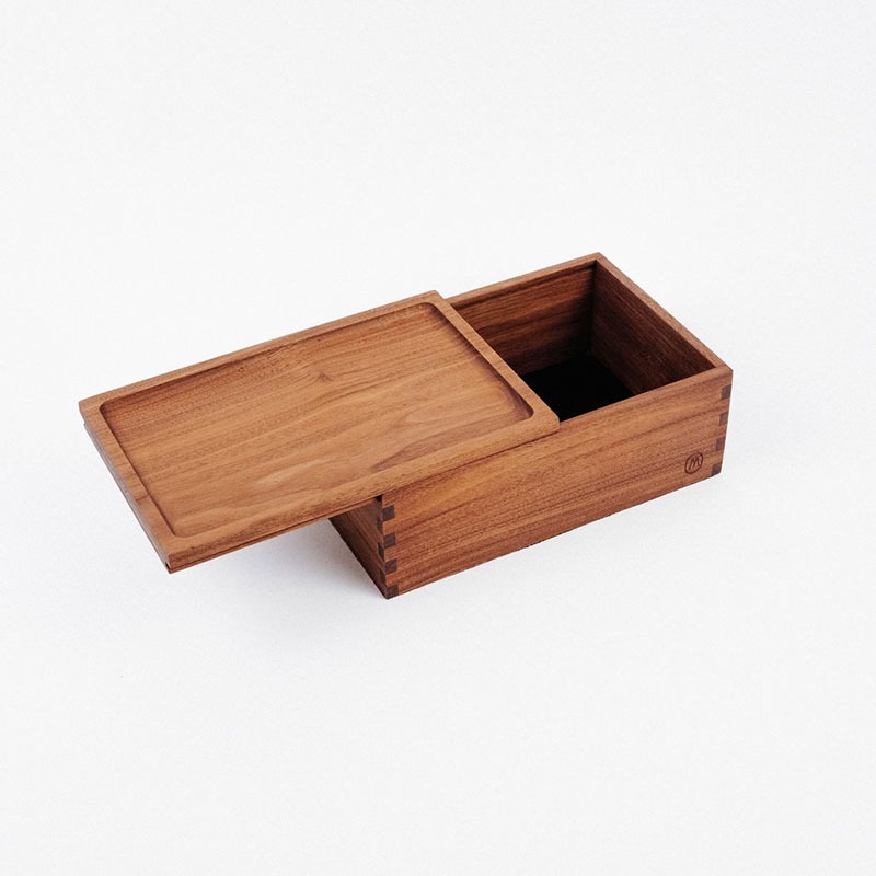 Marley Natural grinder box open