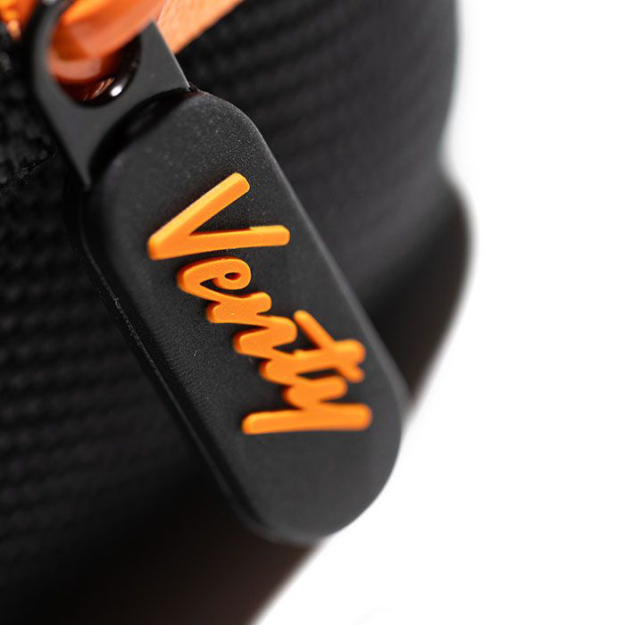Close up of venty case zip